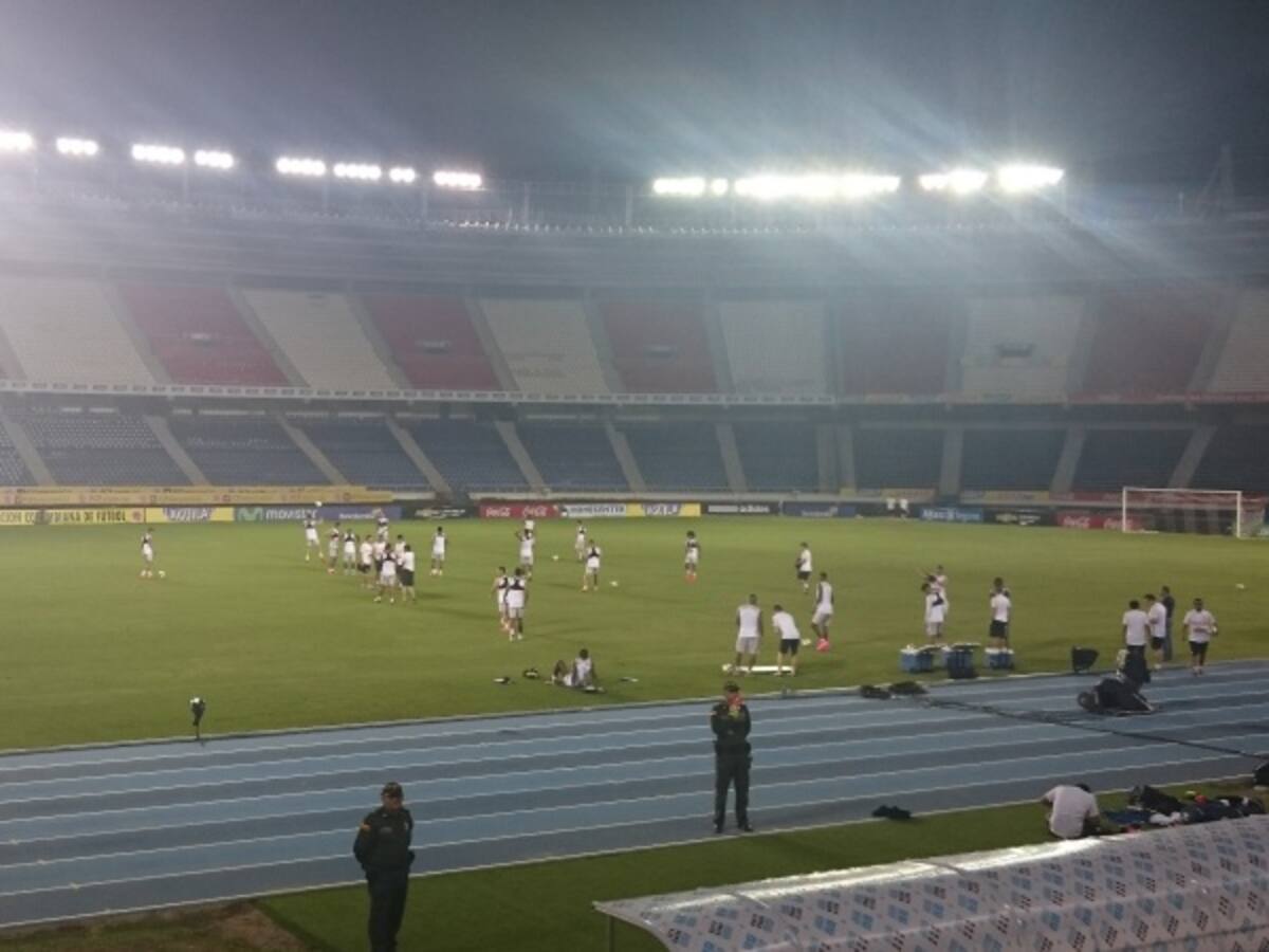 Farfán y Advíncula, las dudas de Ricardo Gareca para enfrentar a Colombia