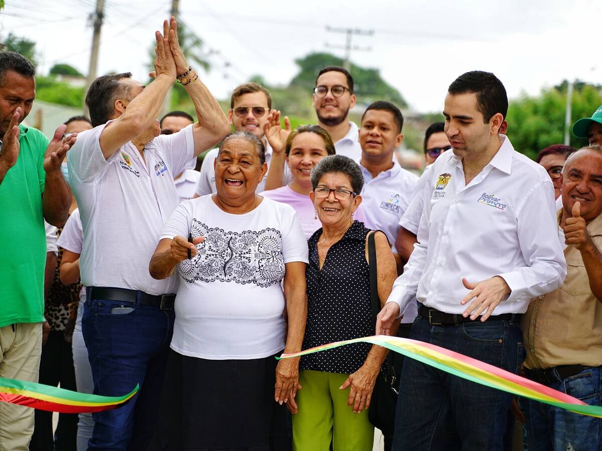 Gobernación de Bolívar entregó obras en El Carmen