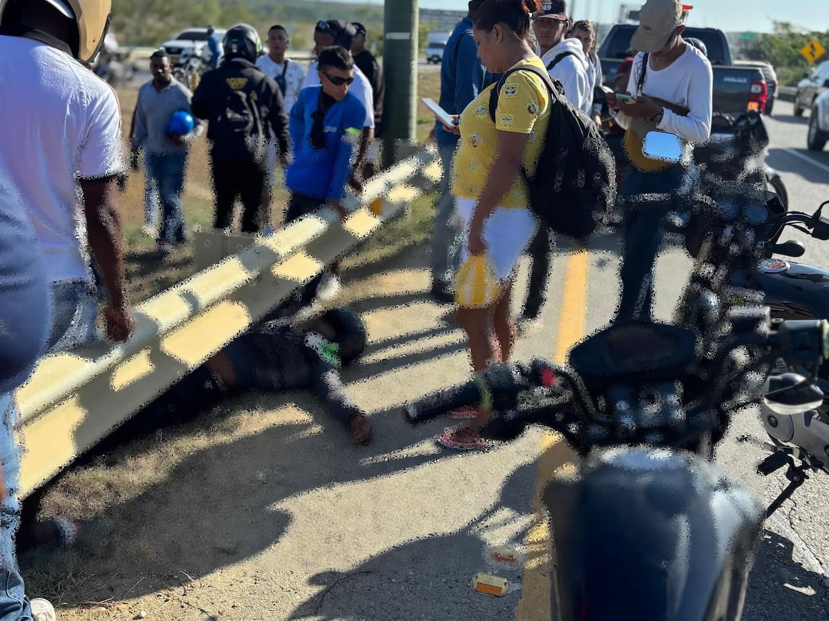 Motociclista resultó herido tras chocar contra una camioneta cerca a Tierra Baja