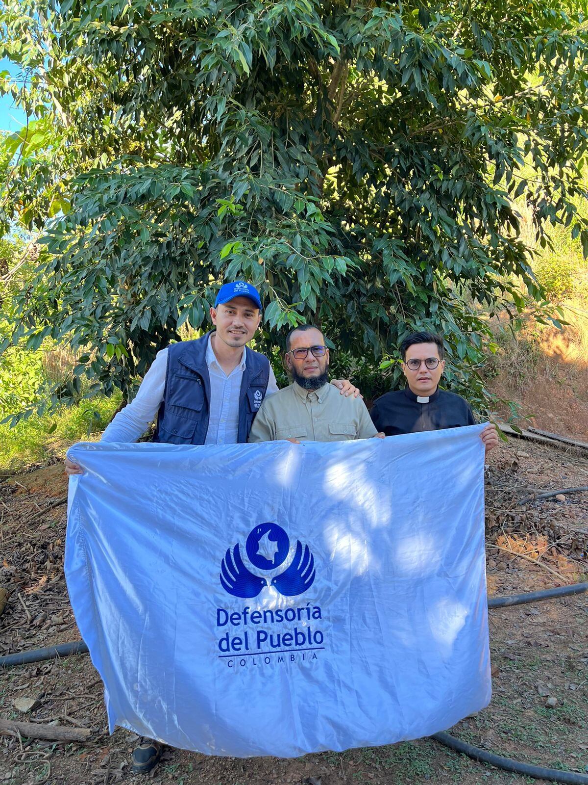 Comisión humanitaria trae de regreso a la libertad a Jorge Rojas (Foto Defensoría del pueblo)