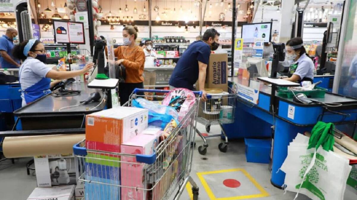 Con éxito se desarrolla el Día sin IVA en Cali