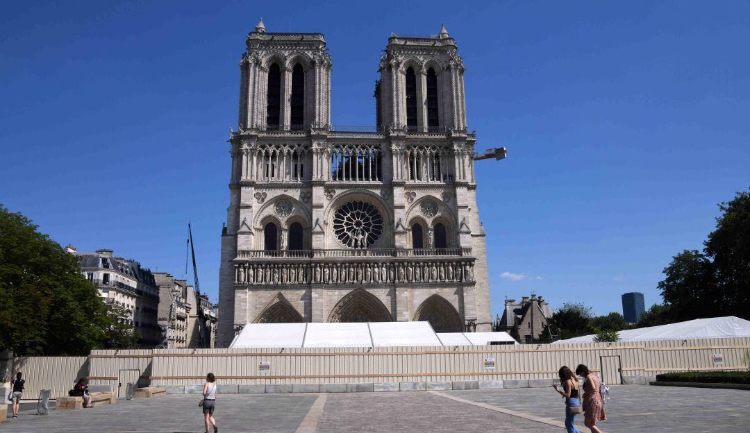 Plaza de la Catedral de Notre Dame en París 