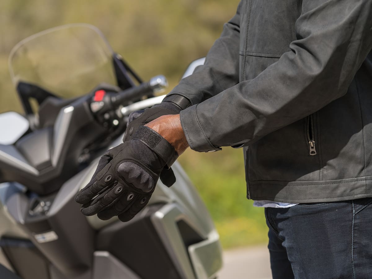 Motos: ¿Cómo subir una pendiente muy empinada? Acelerador y cambio son esenciales