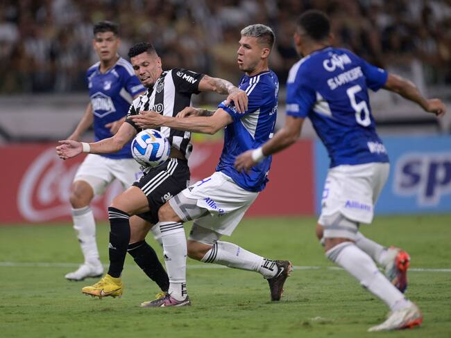 Millonarios contra Atletico Mineiro. (Photo by Douglas MAGNO / AFP) (Photo by DOUGLAS MAGNO/AFP via Getty Images)