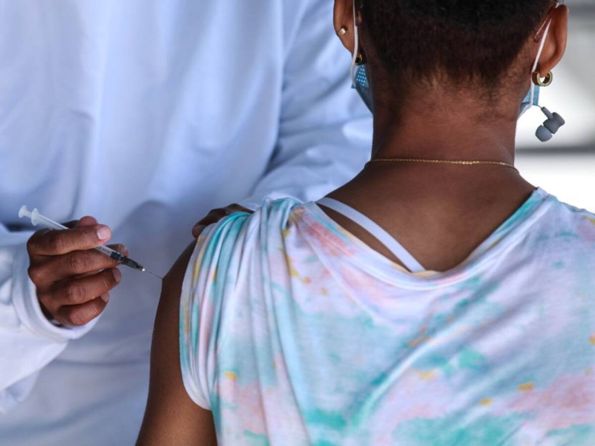 ¿Dónde vacunarse contra la COVID-19 hoy 13 de marzo en Bogotá?