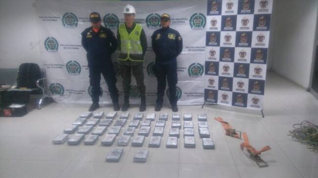 Se incautaron 41,96 kilogramos de cocaína a bordo de un buque mercante que se encontraba atracado en un Puerto de la ciudad de Barranquilla. Foto: Armada Nacional