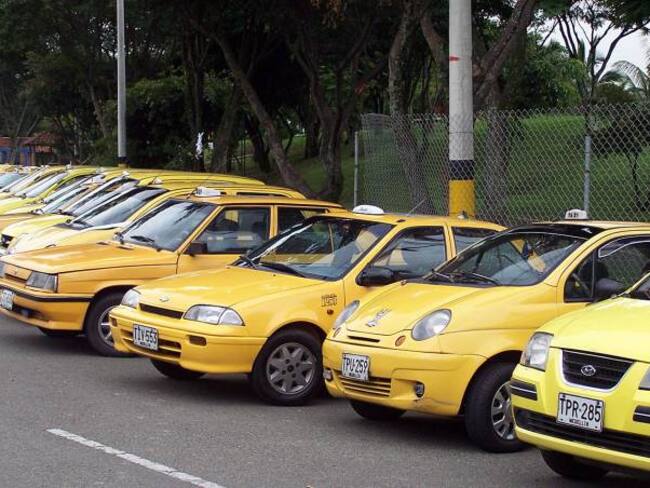 Taxistas esperan recuperar su imagen con nuevo sistema de cobro