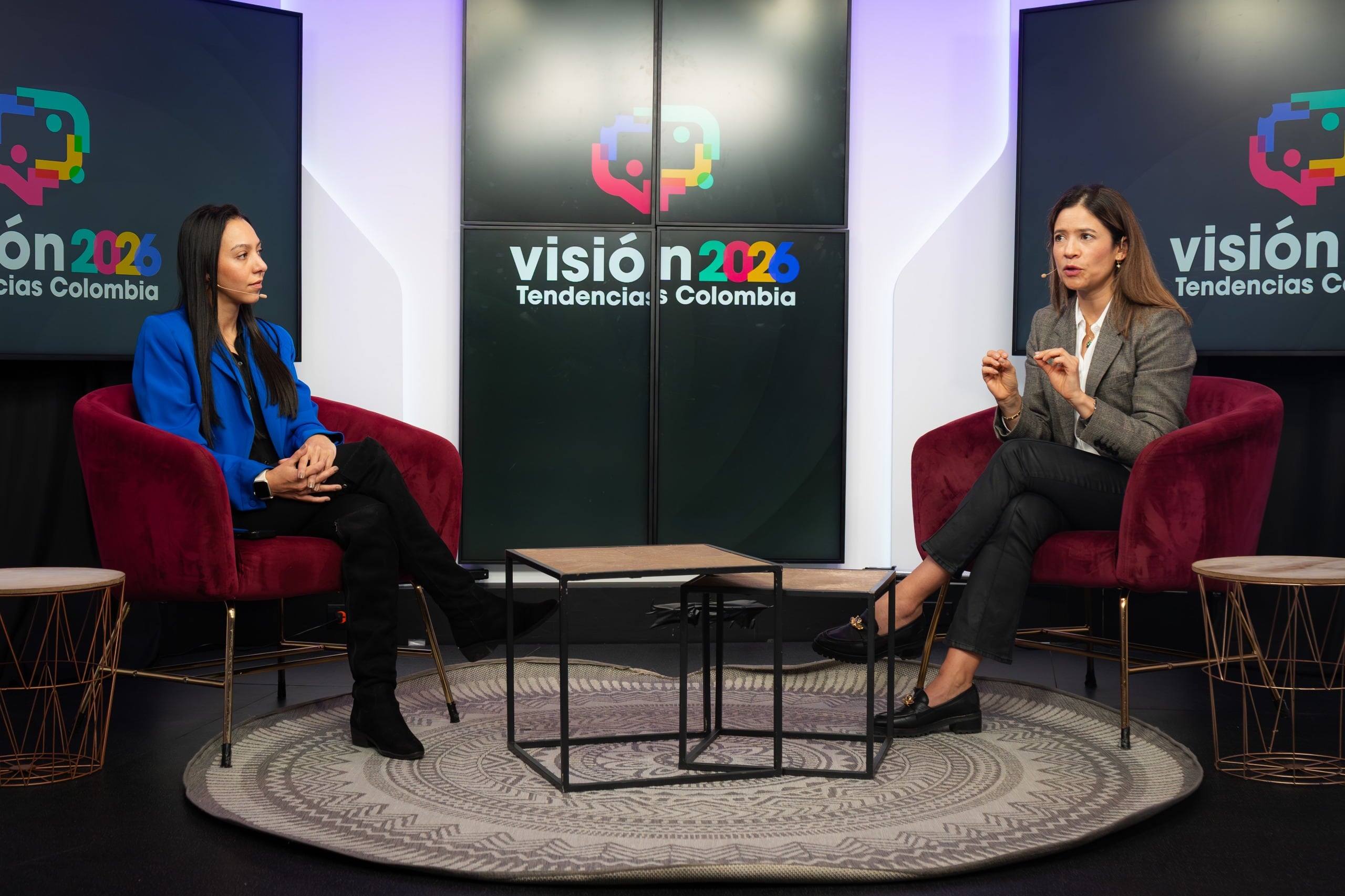 Luisa Mercado, periodista de Caracol Radio y Laura Clavijo, directora de Investigaciones Económicas, Sectoriales y de Mercado de Bancolombia. | Foto: Caracol Radio