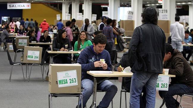 Gobierno prohíbe uso de celulares o cámaras en las mesas de votación. Foto: Colprensa