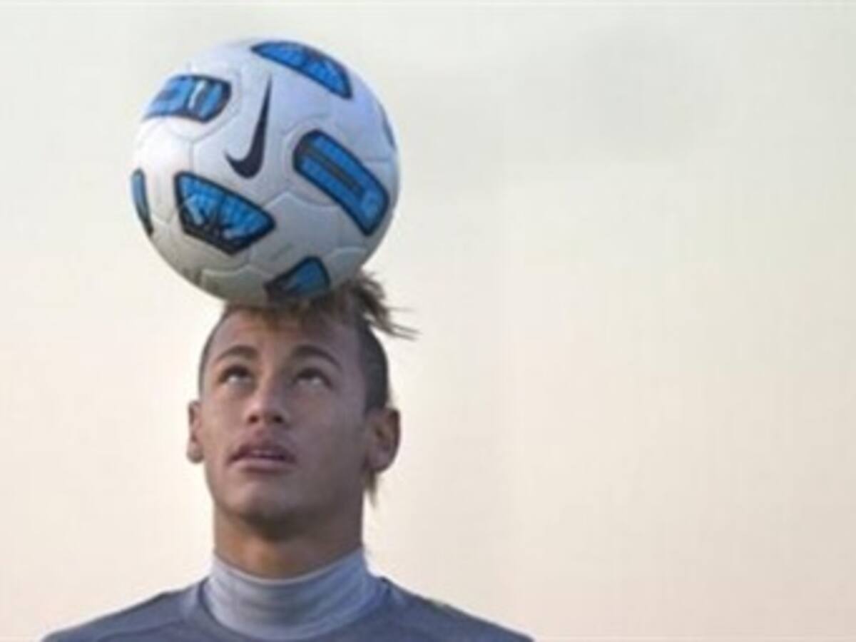 Neymar celebró 100 goles como profesional y llevó a Santos a la final del Paulista