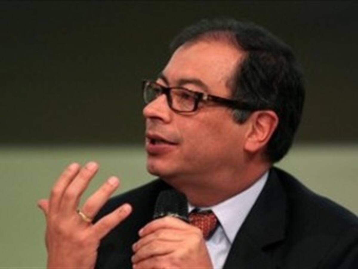 Distrito pide más inversión en espacios para jóvenes y menos para la guerra