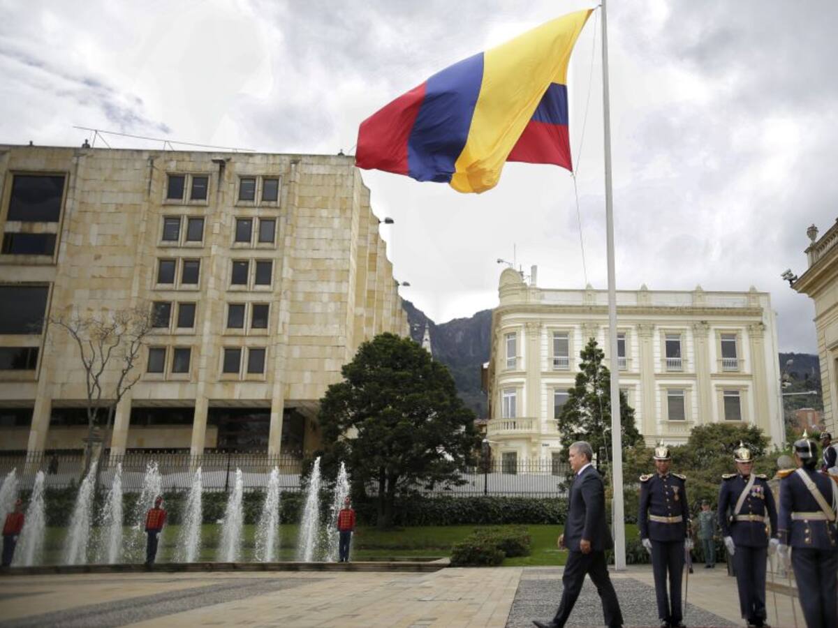 Presidencia busca contratar equipos para prevenir fuga de información