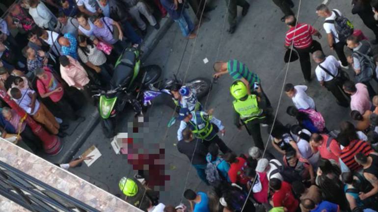 En plena carrera 22 del Centro de Manizales ocurrió el accidente que originó la muerte de la octava víctima de accidentes de tránsito en Manizales.