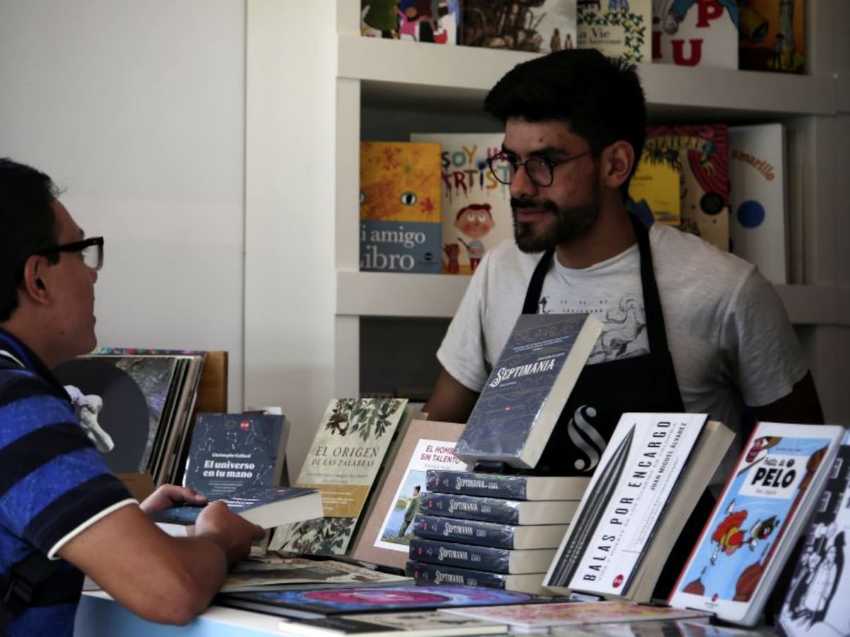 Colombianos leen en promedio al año 3.8 libros, confirmó el Dane