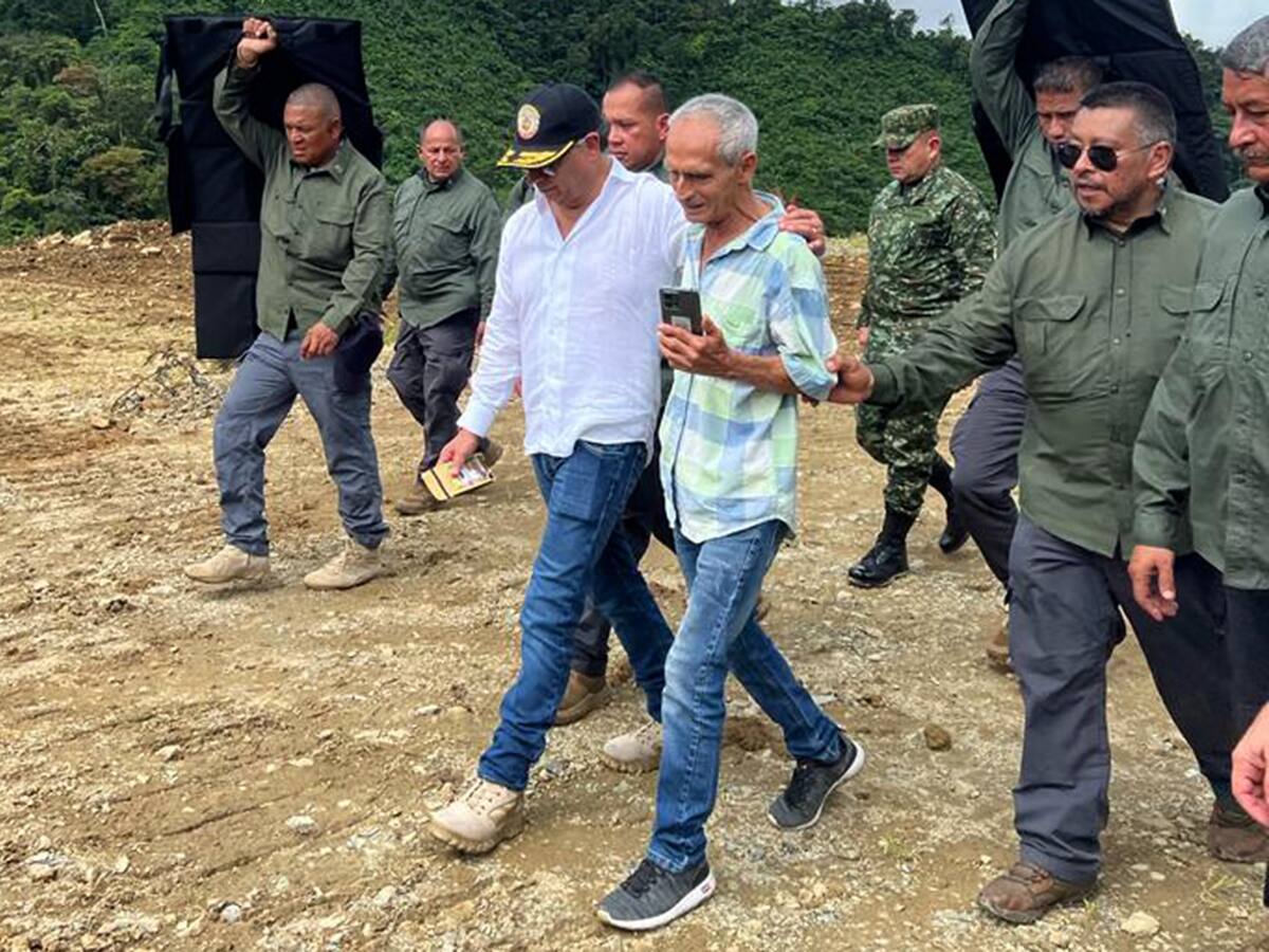 Petro pide a Aeronáutica investigar aerolíneas que hayan subido precios en pasajes a Chocó