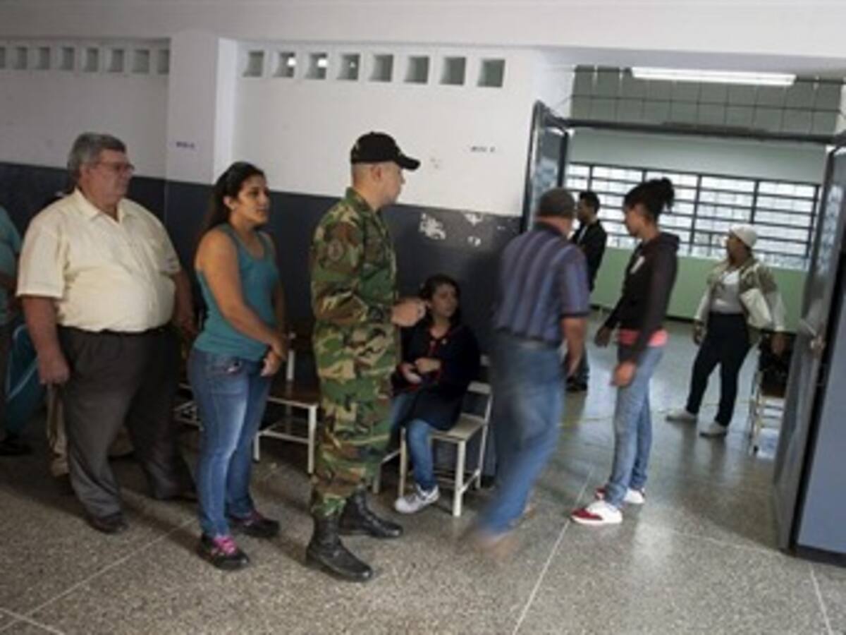 Según medios locales hay menor participación que en comicios de octubre en Venezuela