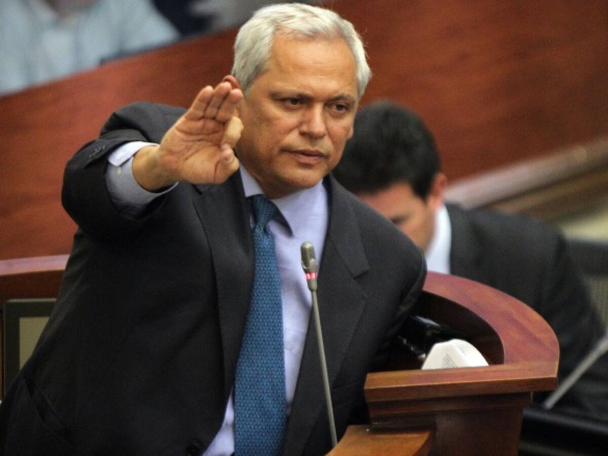 Conservadores definen si Andrade continúa o no en la presidencia del partido