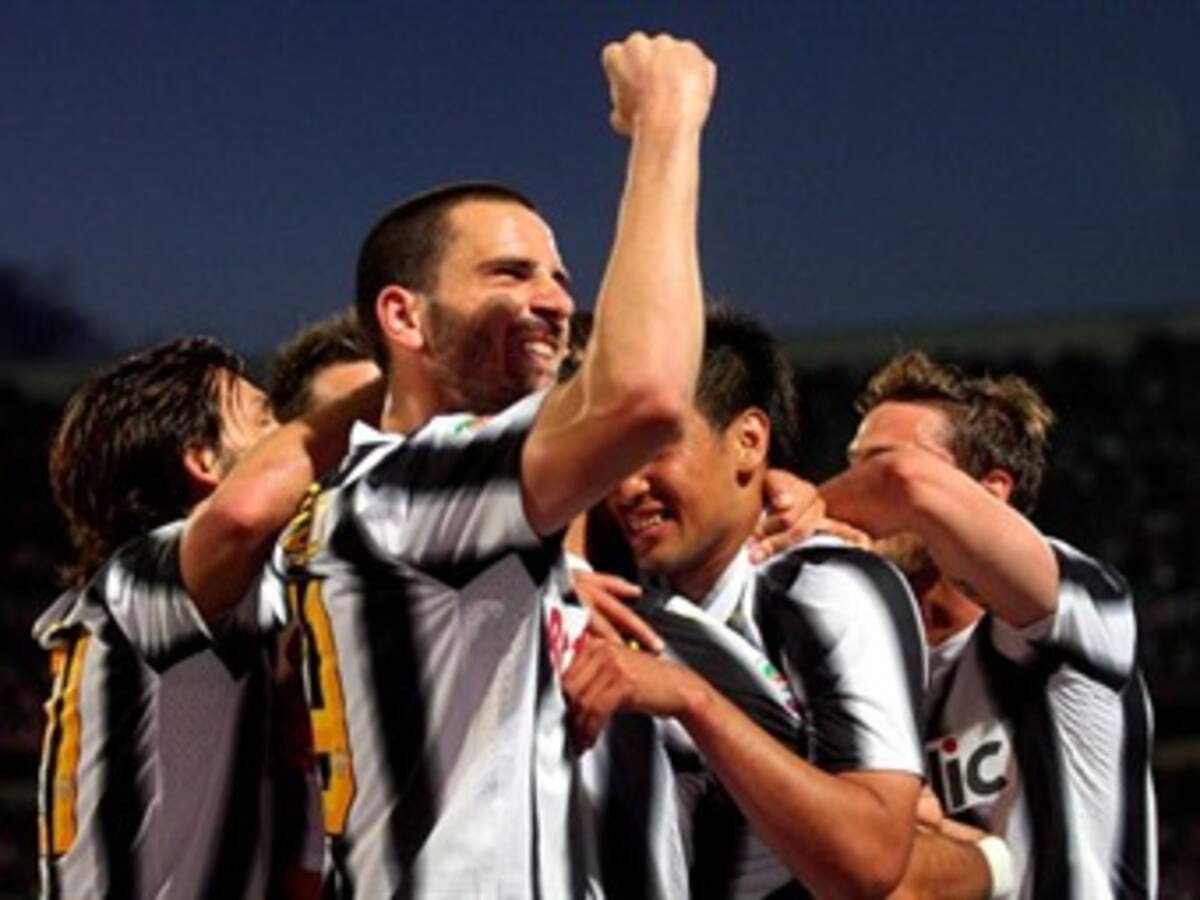 Juventus aprovechó la caída del Milan y es nuevo líder en Italia