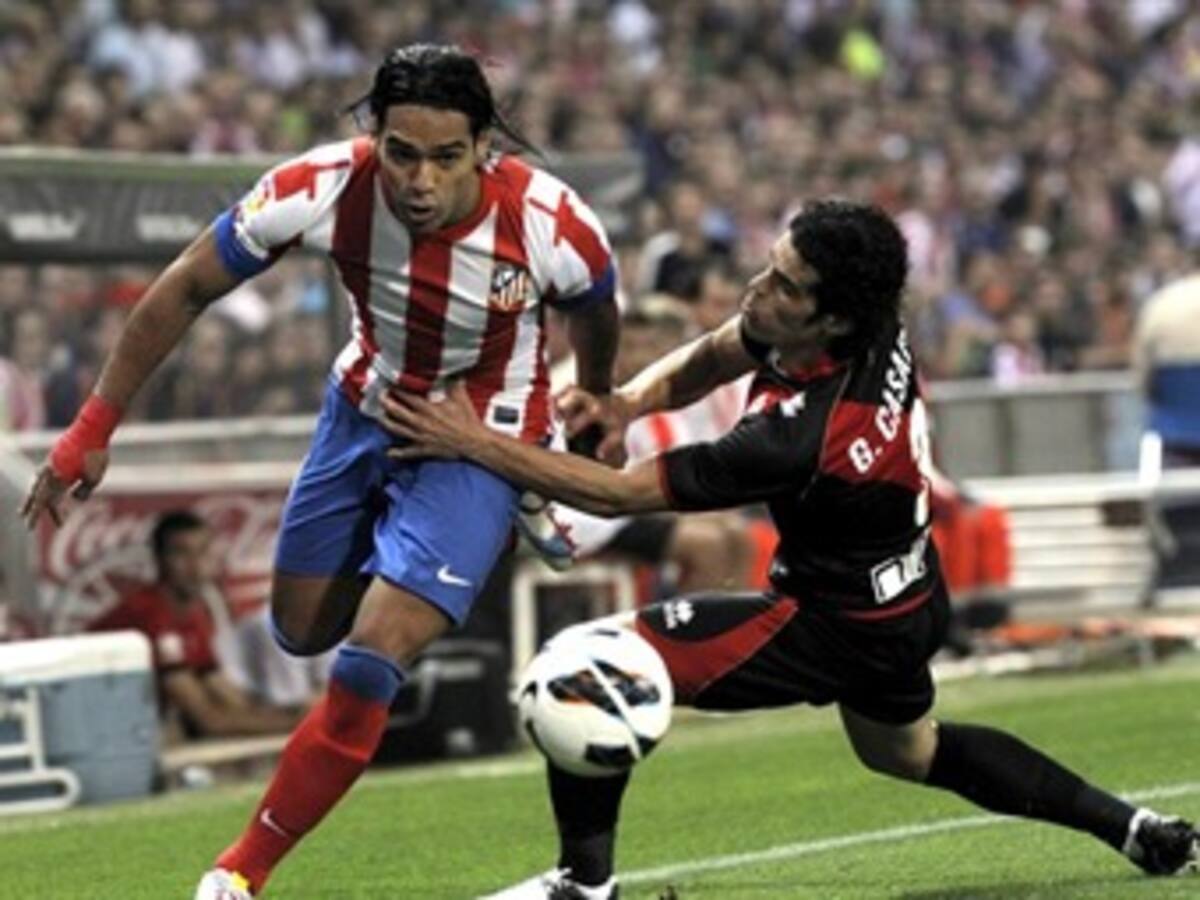Falcao está a un gol de Messi en la Liga