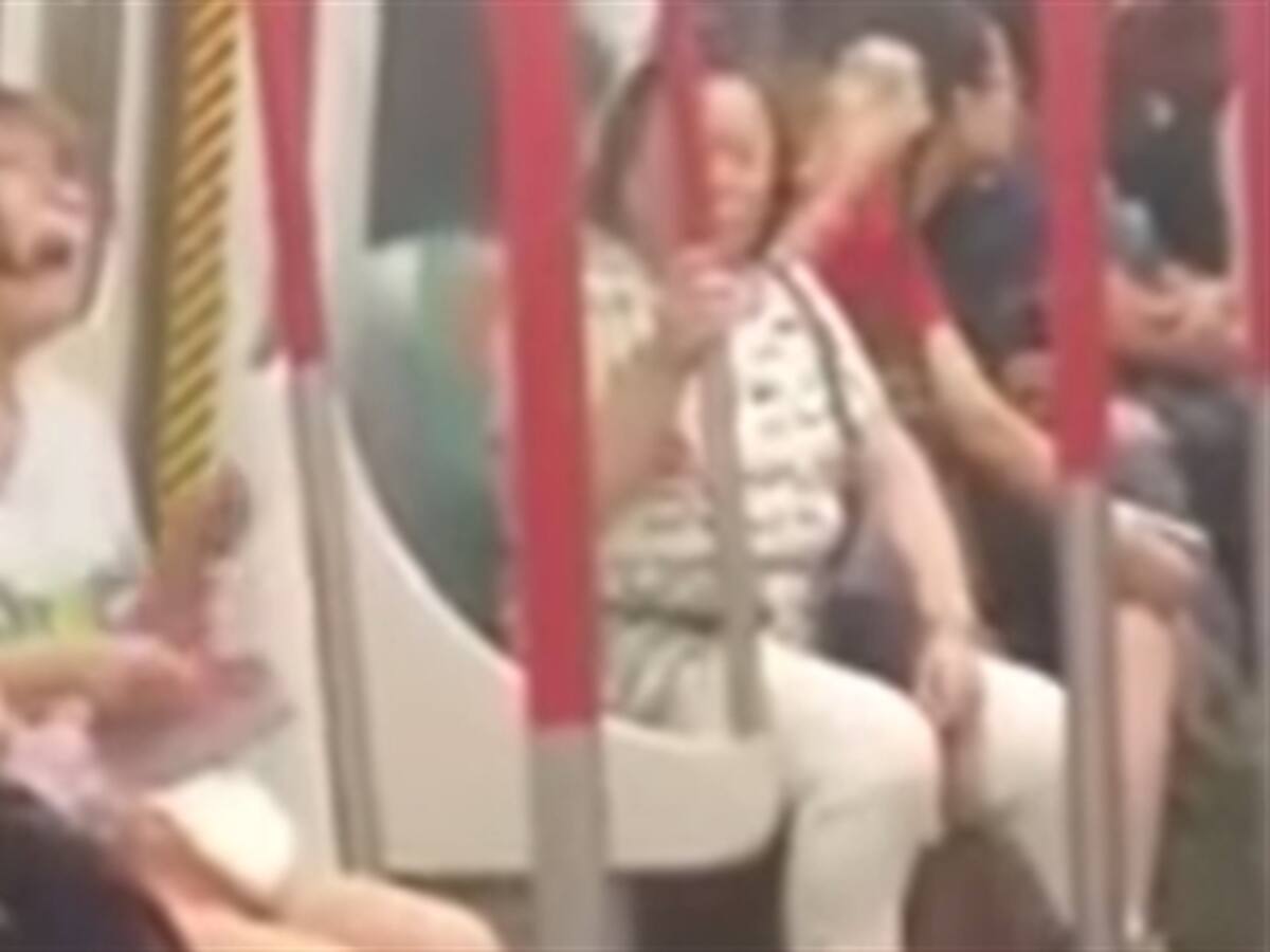 Mujer entra en pánico cuando su celular se queda sin batería