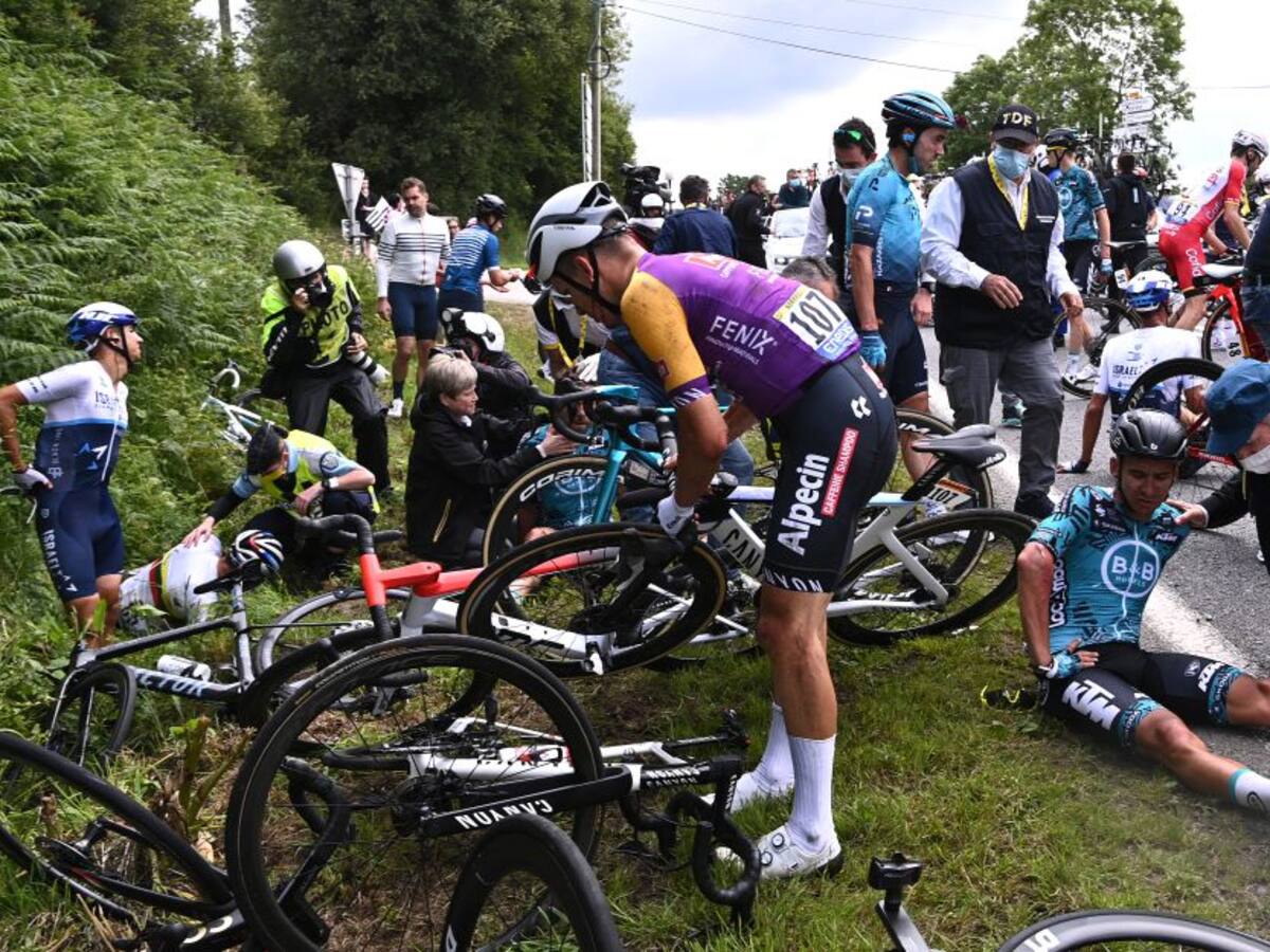 Fotos: Así se vivió la Etapa 1 del Tour, entre numerosas caídas