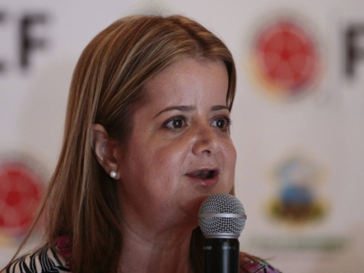Construcción de 450.000 casas es el reto del nuevo MinVivienda: Santos