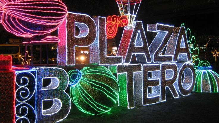 Medellín da inicio a la navidad con el alumbrado decembrino