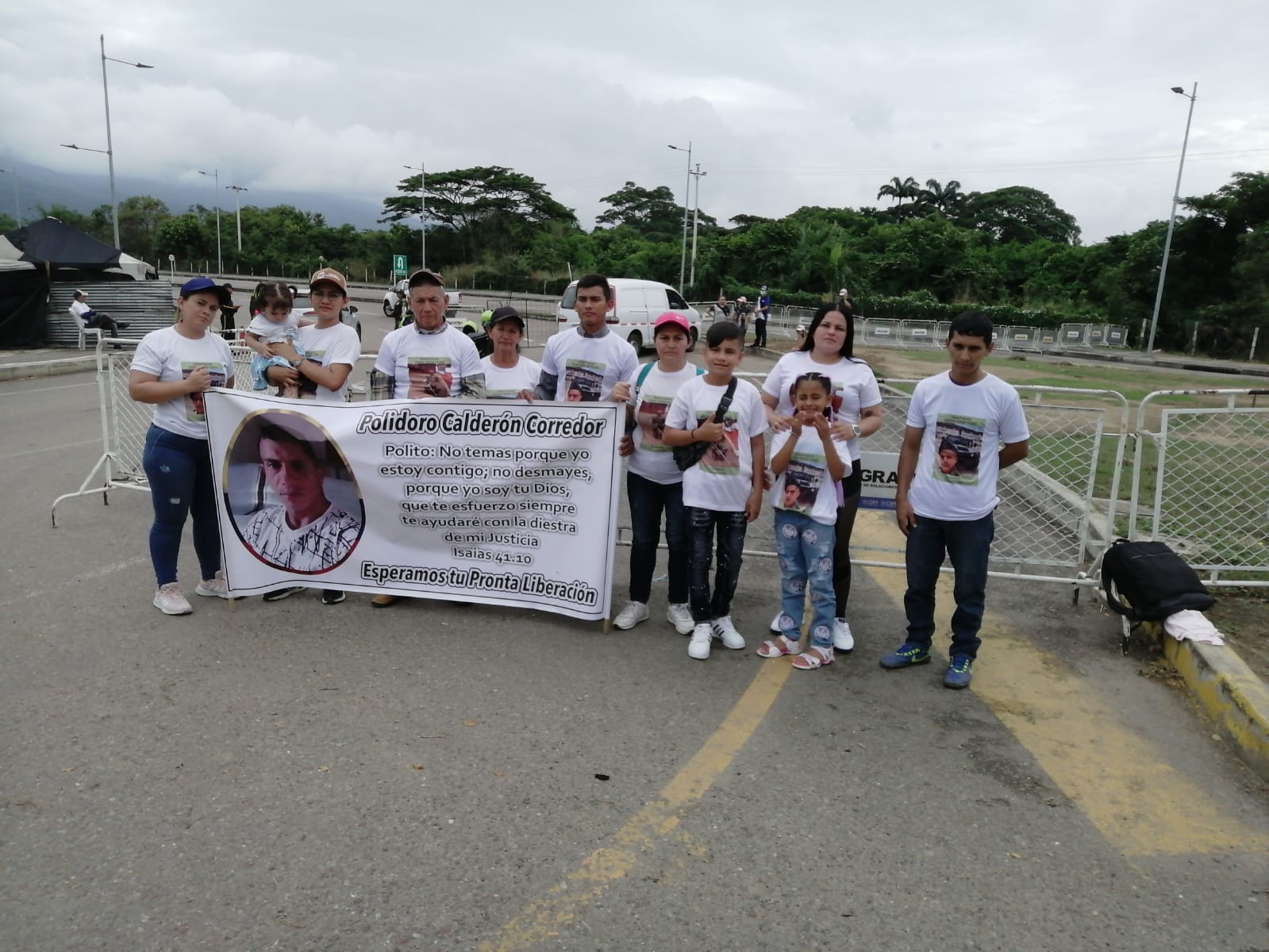 Familiares del soldado Polidoro Calderón. Foto Caracol Radio Cúcuta