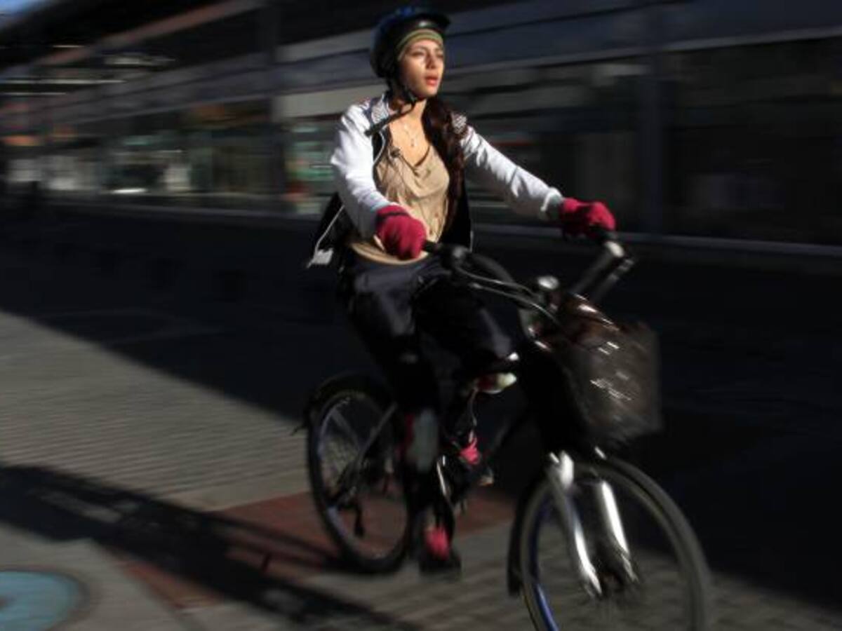 2.000 estudiantes de Bogotá van diariamente a sus colegios en bicicleta
