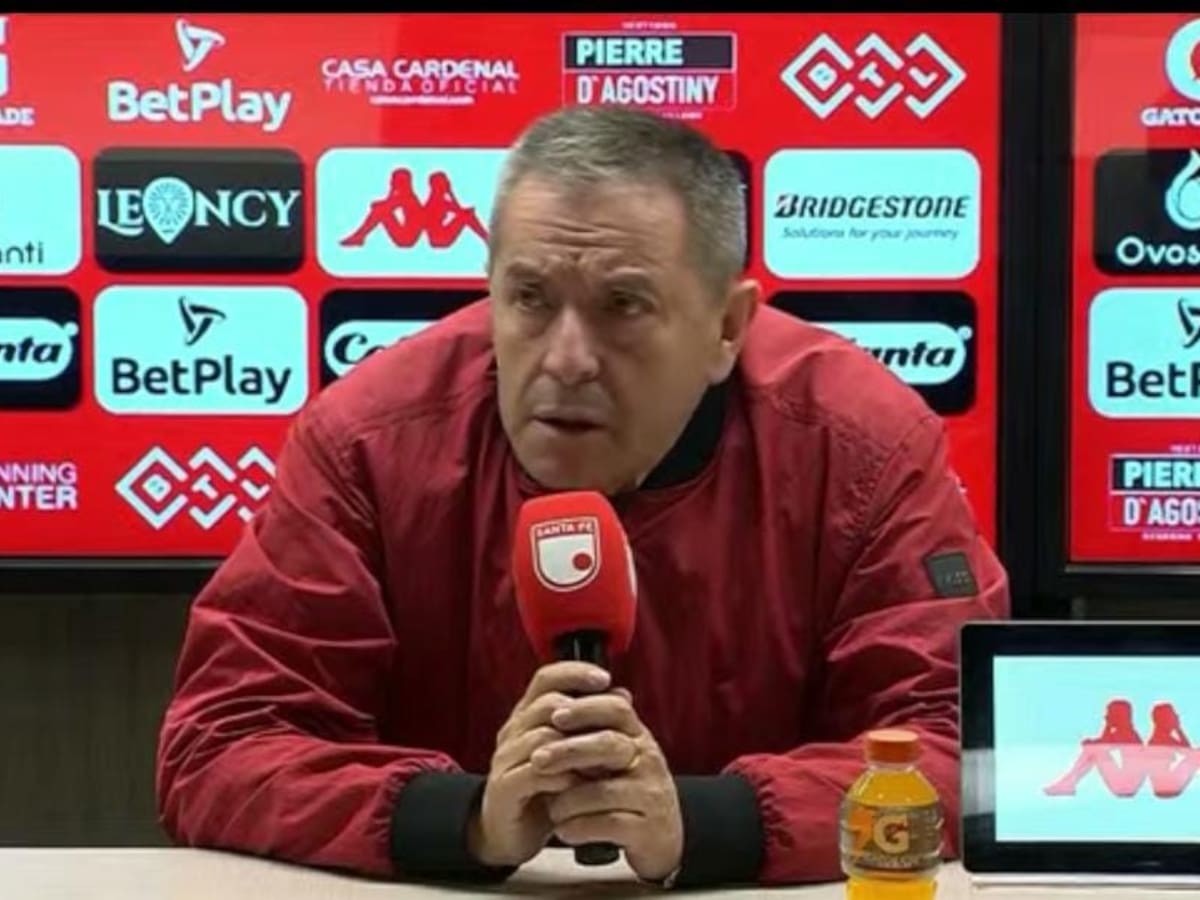 Méndez carga contra la afición: “he visto partidos donde la hinchada acompaña, acá no”