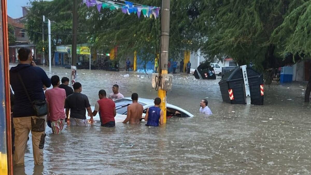 Alerta en Santa Marta: Onda Tropical tiene colapsadas las vías y afectaciones en viviendas