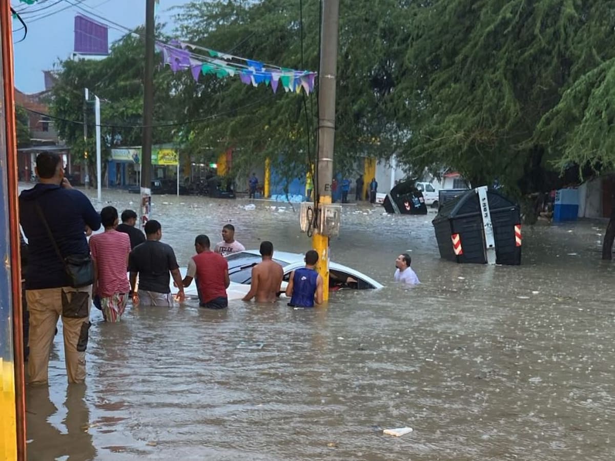 Alerta en Santa Marta: Onda Tropical tiene colapsadas las vías y afectaciones en viviendas