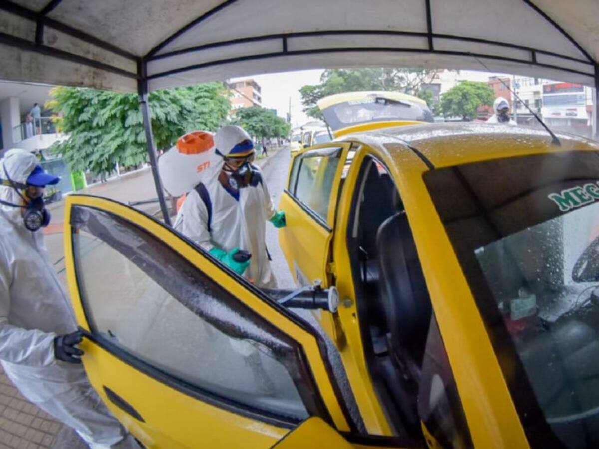 Taxistas participaron en jornada de desinfección en Ibagué