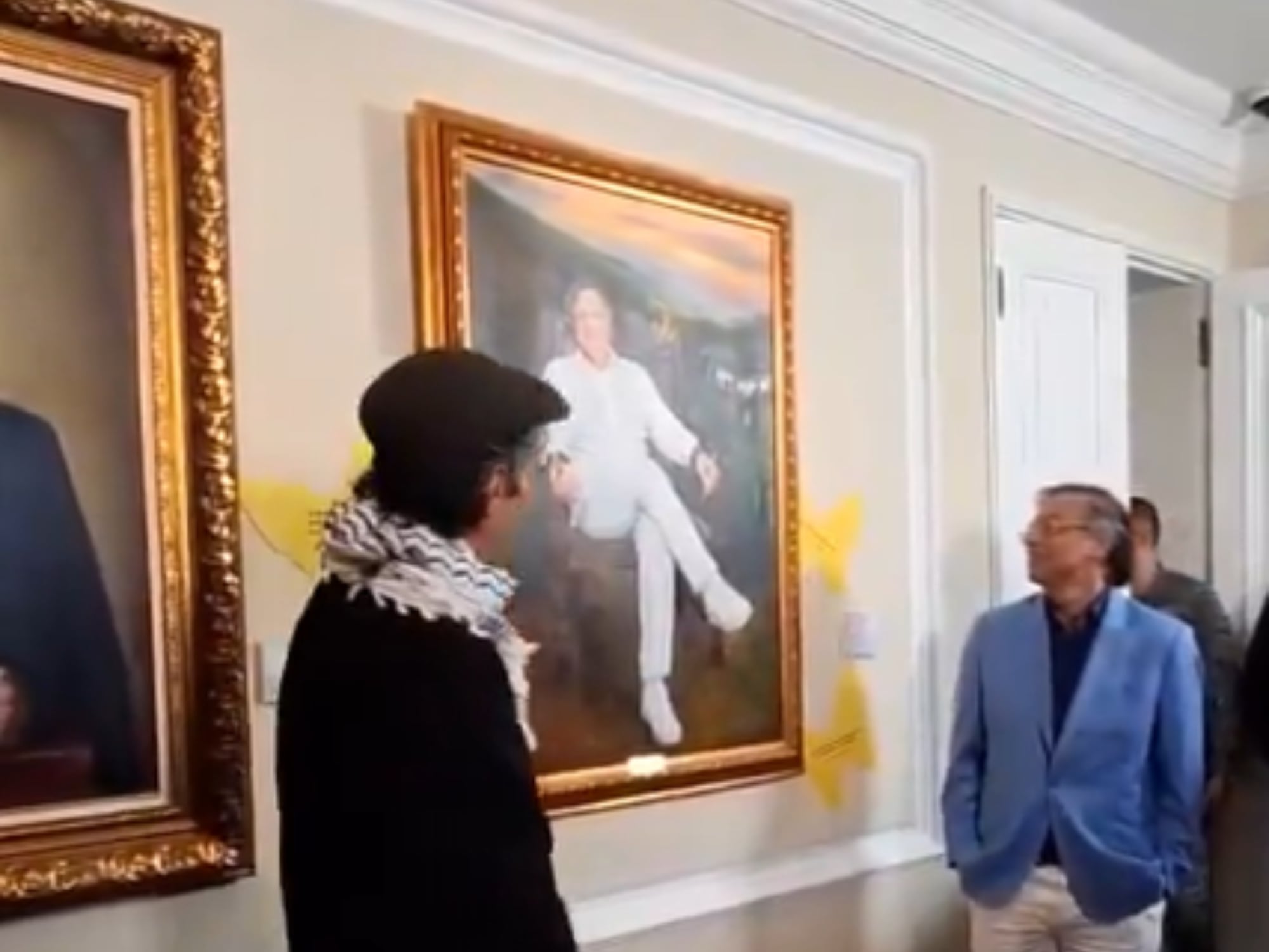 Cuadro del presidente Petro en el pasillo de los expresidentes en la Casa de Nariño. Foto: captura de pantalla.