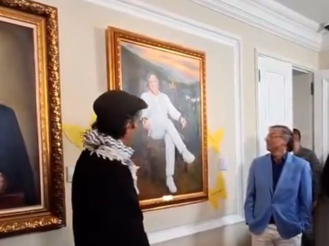 Cuadro del presidente Petro en el pasillo de los expresidentes en la Casa de Nariño. Foto: captura de pantalla.