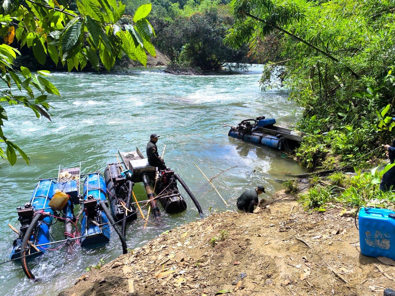 En Victoria, Caldas, la operación Florencia IX permitió la incautación de materiales utilizados en actividades de minería ilegal en el Río La Miel