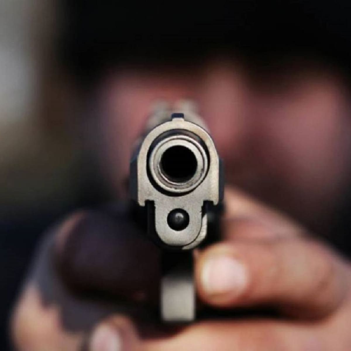 En Medellín asesinaron a dos hombres; en la reacción de la policía capturó a tres personas