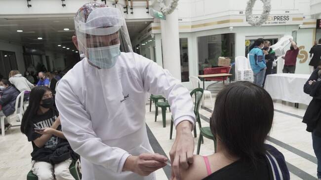 Advierten baja disponibilidad de vacunas Pfizer en Bogotá