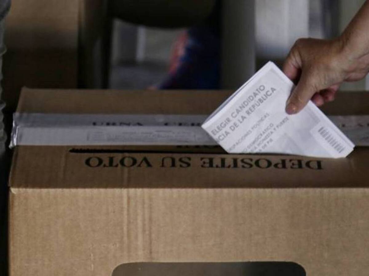 Los grupos armados son la causa del riesgo electoral en Antioquia