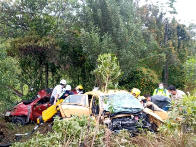 Fatal accidente de tránsito deja 5 personas muertas
