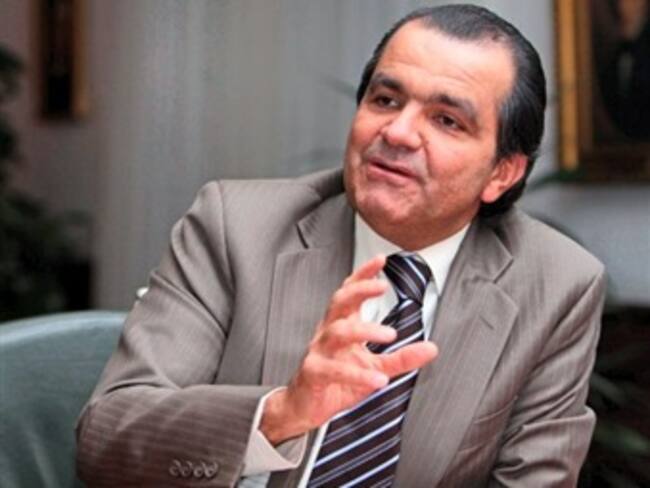 No consulté con Uribe mi solicitud a José Obdulio: Óscar Iván Zuluaga