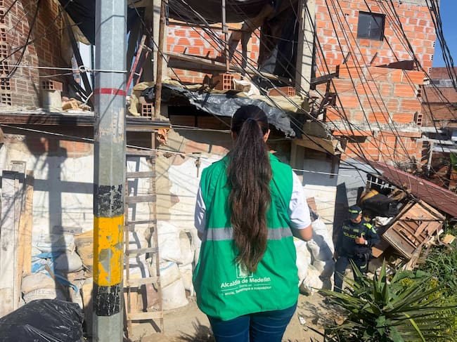 Viviendas suspendidas por irregularidades en Medellín. Foto: Alcaldía.