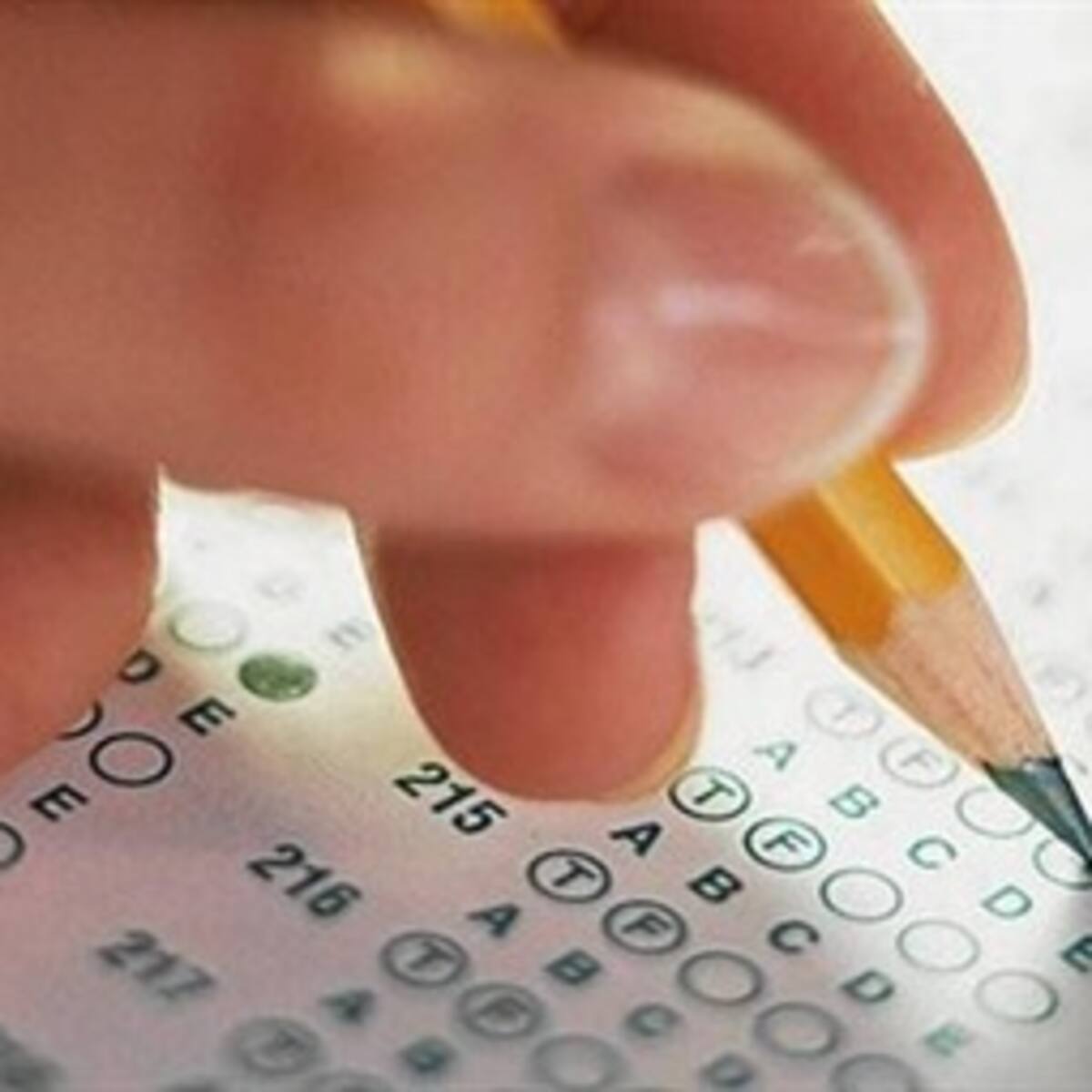 Más de 240 mil estudiantes presentarán el examen Saber Pro y Saber TyT este domingo