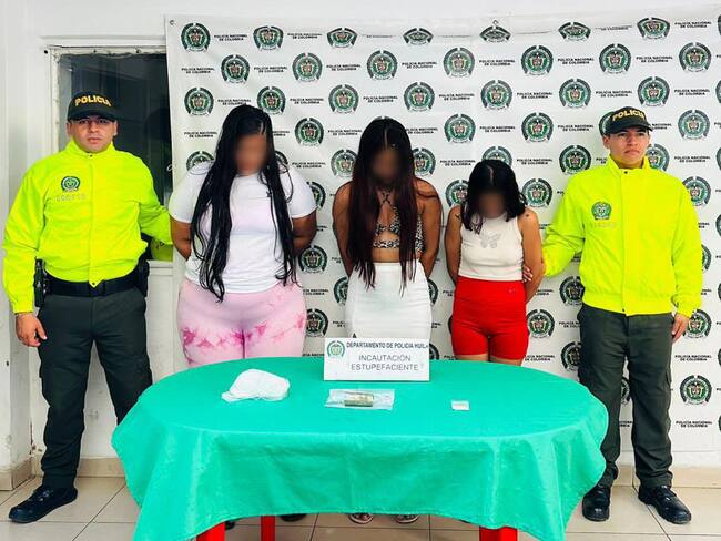 Cerca de 400 dosis de clorhidrato de cocaína y 60 dosis de marihuana. Foto Policía Huila.