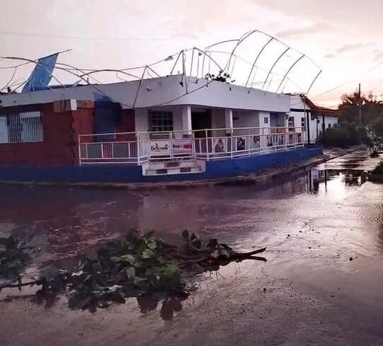 Vivienda destechada tras vendaval en Santa Lucía, Atlántico./ Foto: Tomada de twitter @efraincepeda