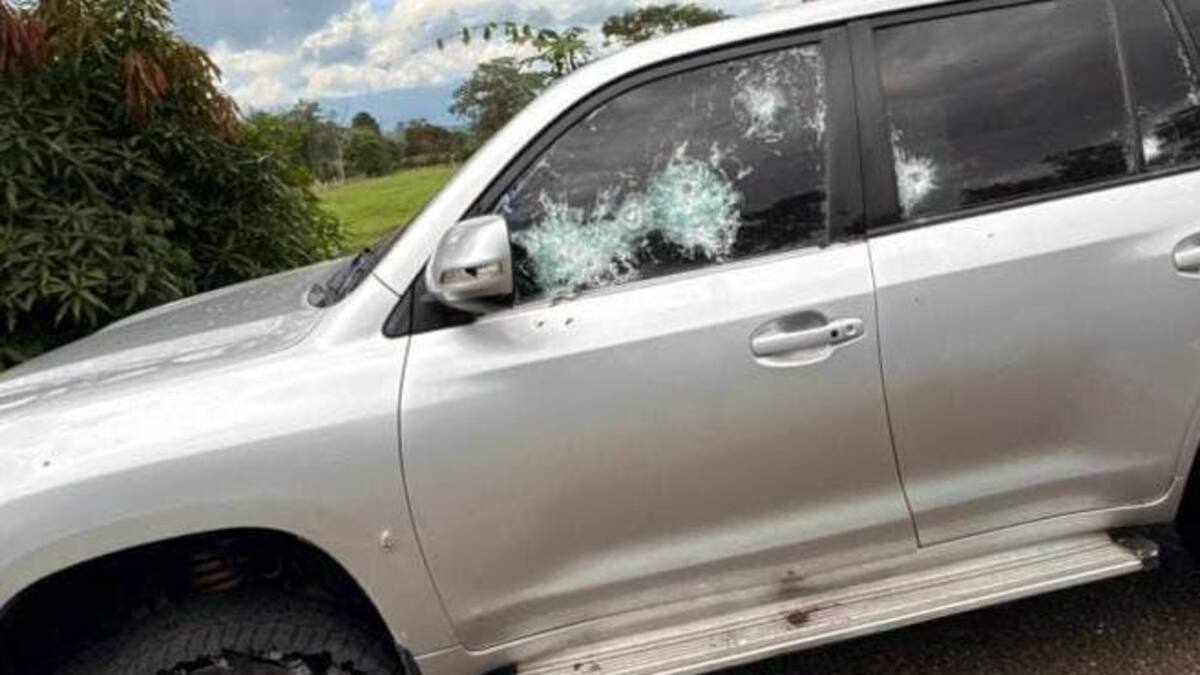 Gobernador de Arauca, Renson Martínez, fue víctima de un atentado en el carro en que se movilizaba