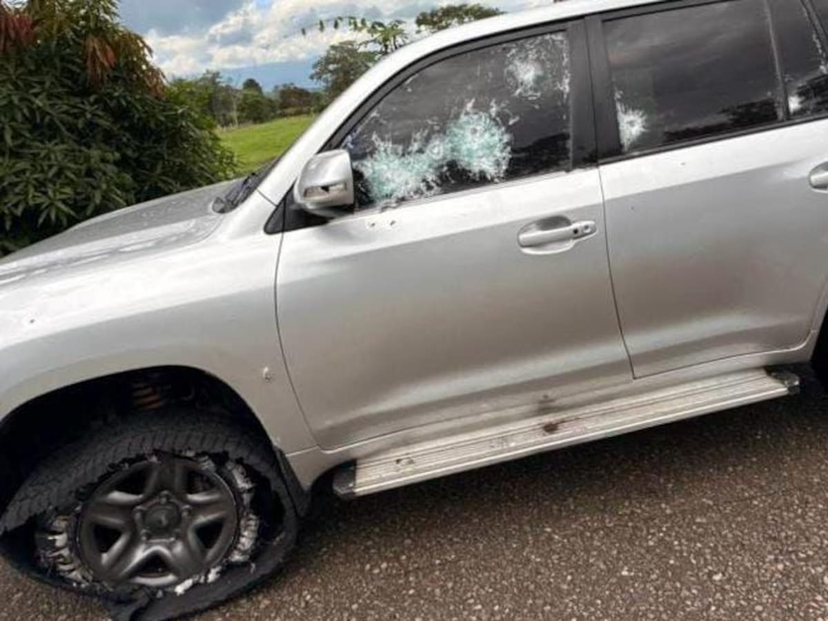 Gobernador de Arauca, Renson Martínez, fue víctima de un atentado en el carro en que se movilizaba