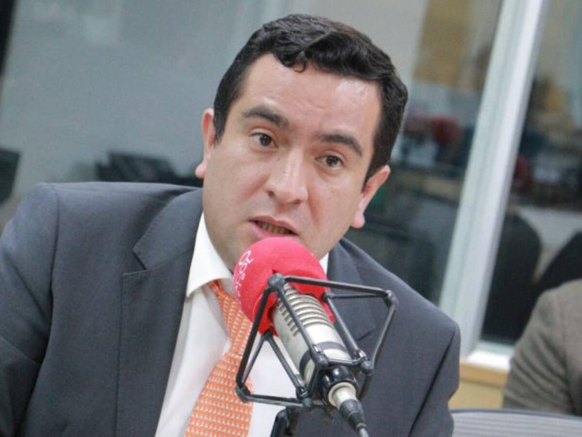 El gobierno no va a ceder a presiones: Rodríguez