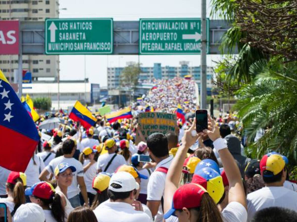 Tribunal de Venezuela impide marchas en alrededores del CNE