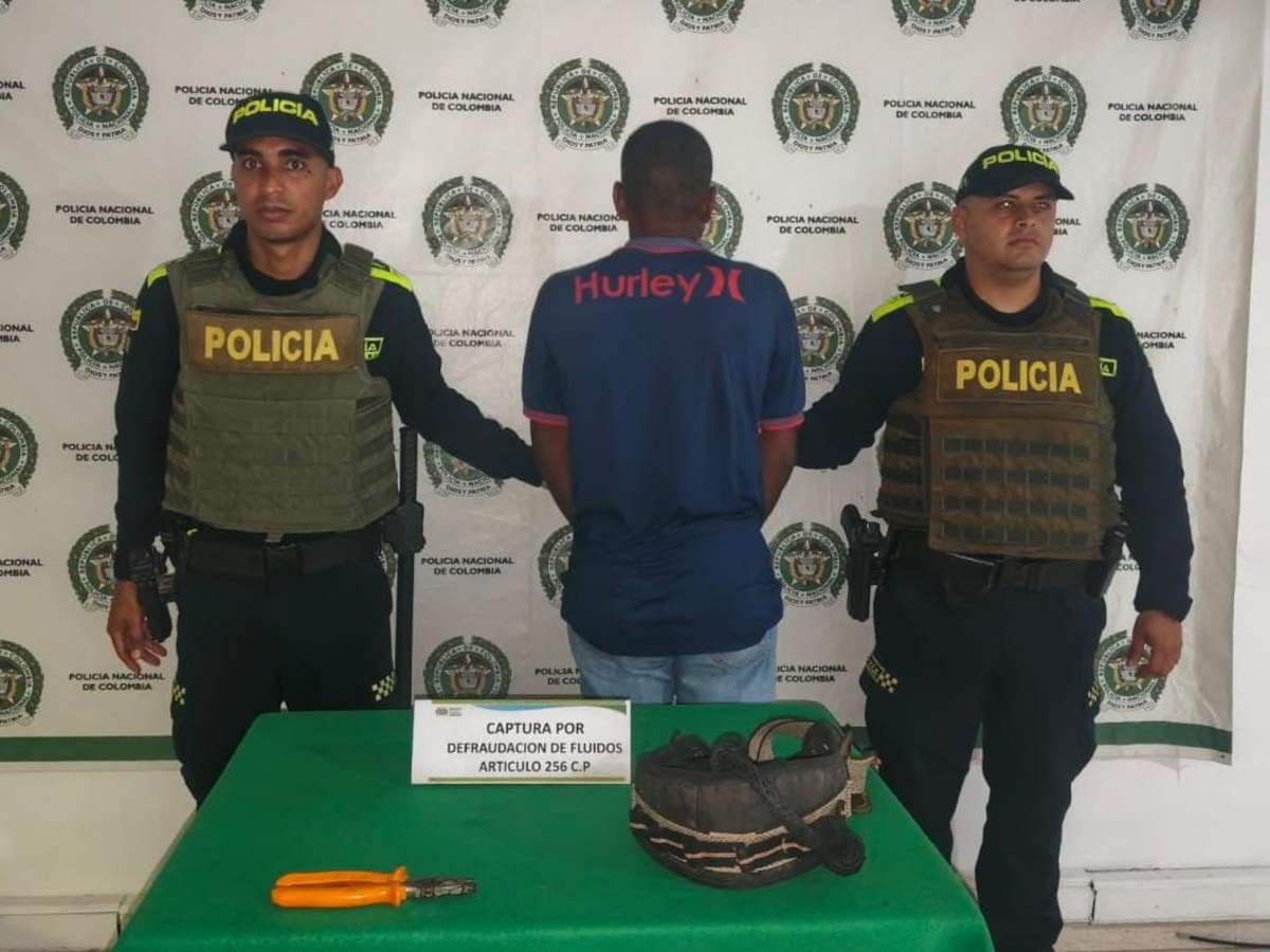 En Arjona capturado hombre mientras presuntamente manipulaba redes de energía eléctrica